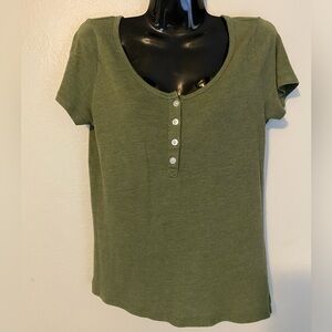 Olive green short sleeved Old Navy Henley, size XS, slim fit.